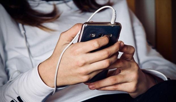 Temerk&uuml;z: Dijital &ccedil;ağda merkezini kaybetmeden yaşamak