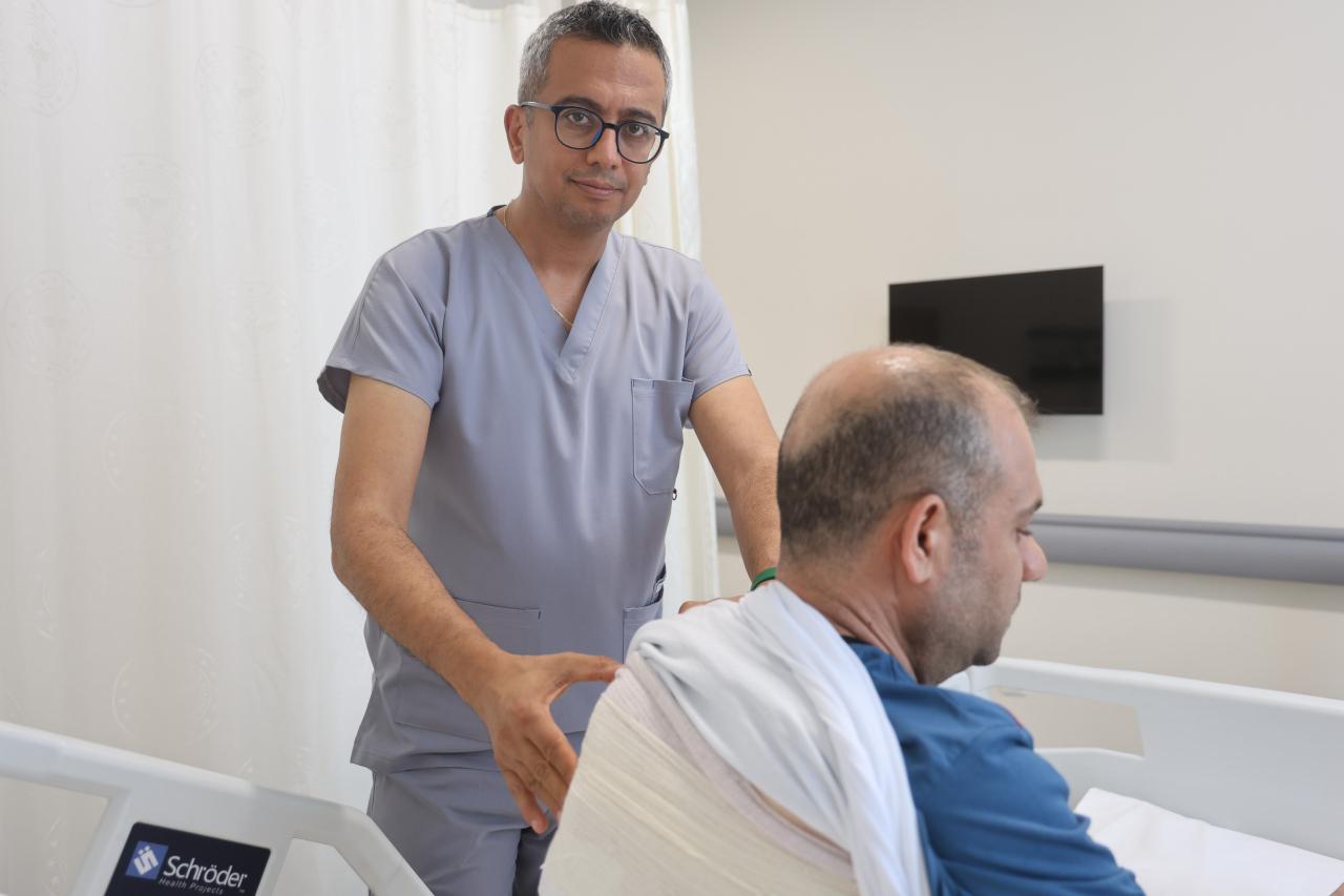 Ortopedi ve Travmatoloji Uzmanı Dr. Mehmet Özer Dökmeci