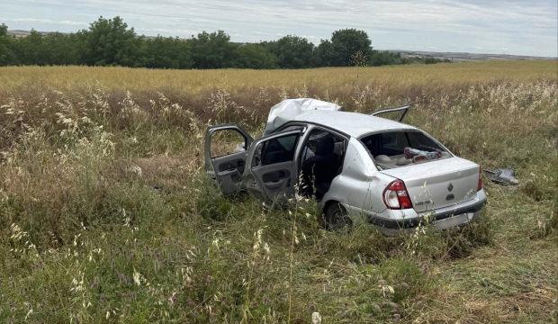 Yoldan &ccedil;ıkan otomobil, takla attı: Yaralılar var