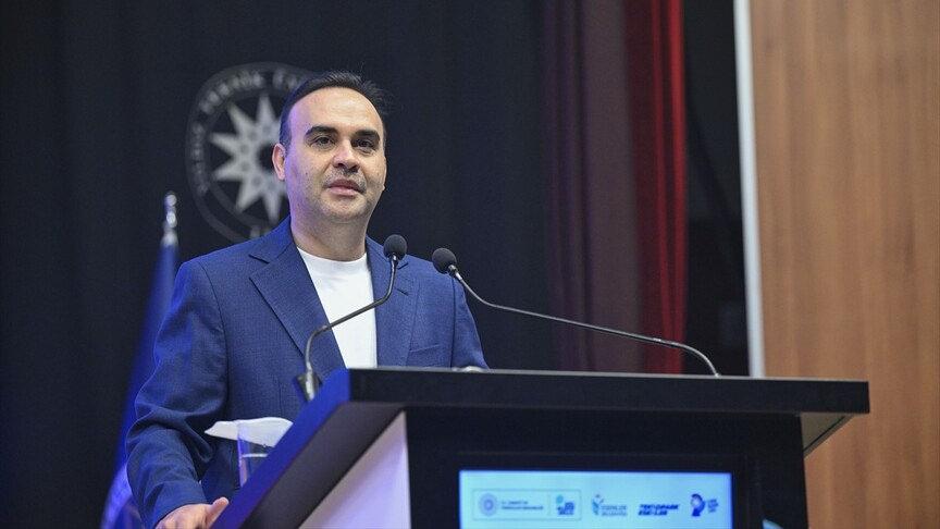 Sanayi ve Teknoloji Bakanı Mehmet Fatih Kacır Yıldız Teknik Üniversitesinde gerçekleşen törende konuştu