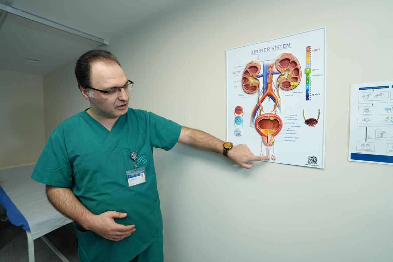 Medipol Üniversitesi Pendik Hastanesinden Üroloji Uzmanı Dr. Öğr. Üyesi Mustafa Yücel Boz, açıklama yapıyor.