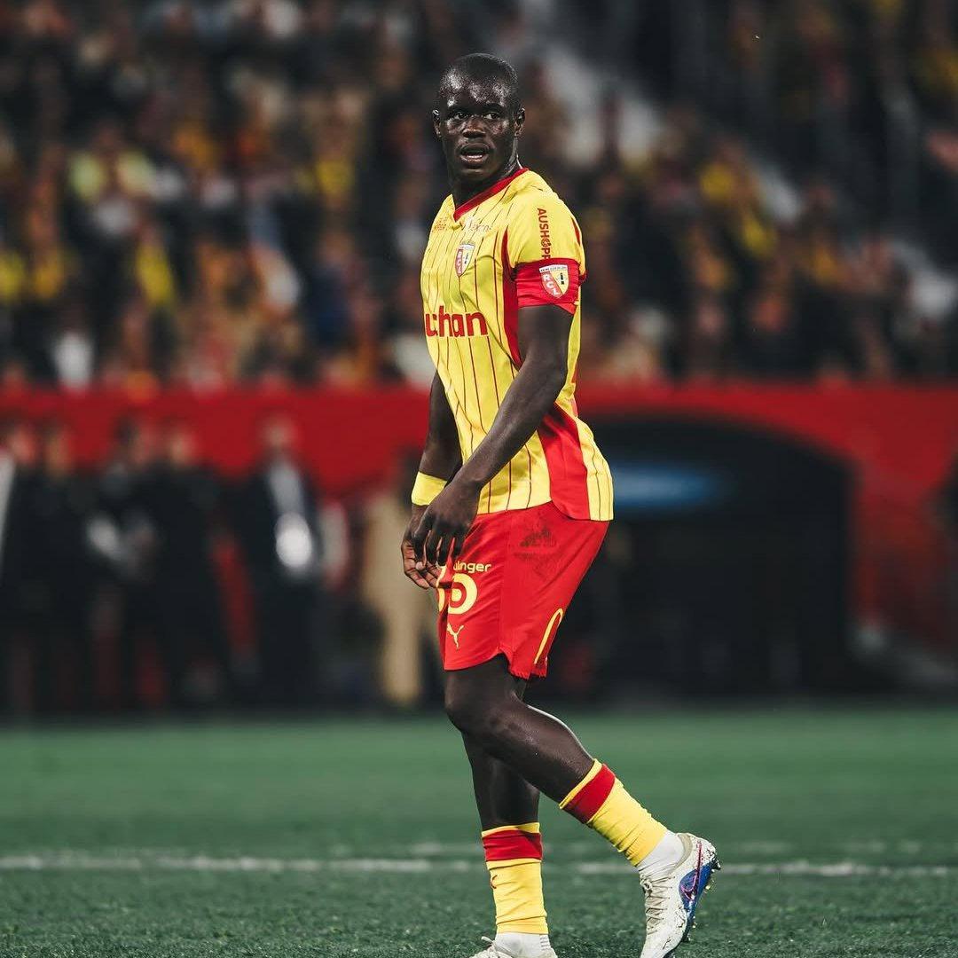Malang Sarr'ın Fenerbahçe formasıyla çekilmiş bir fotoğrafı.