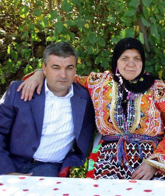 Rıza Çalımbay ve annesi Fatma Çalımbay