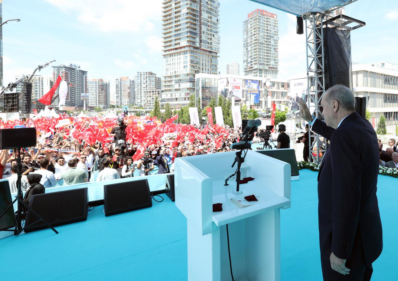 İstanbul'un en uzun metrosu açıldı: Havalimanı 30 dakikaya düştü
