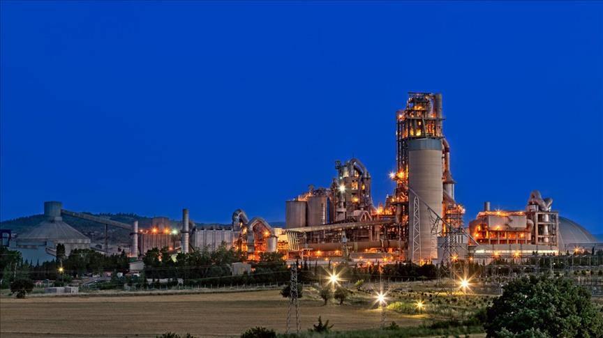 Dev şirket çimento fabrikasını sattı: Kasaya 427,9 milyon dolar girdi