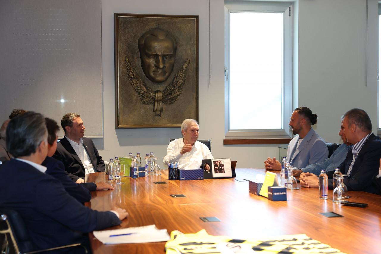Vedat Muriqi Fenerbahçe ile sözleşme imzaladı