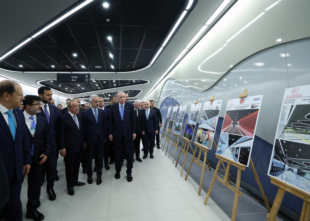 İstanbul'un en uzun metrosu açıldı: Havalimanı 30 dakikaya düştü