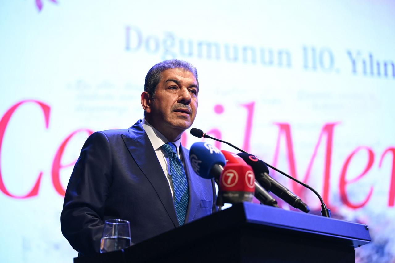 Esenler Belediye Başkanı Mehmet Tevfik Göksu, Cemil Meriç'in doğumunun 110'uncu yılına özel düzenlenen sempozyumda konuştu