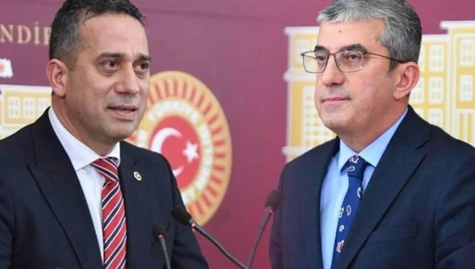 CHP Genel Merkezi önünde bir grup insan