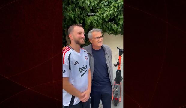 Teknik direkt&ouml;r Şenol G&uuml;neş ABD'de taraftarların sevgi g&ouml;sterisiyle karşılaştı.