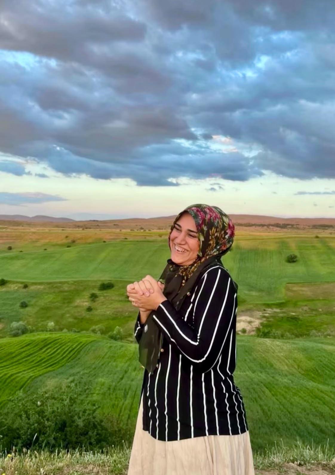Müjde Güngör (29)