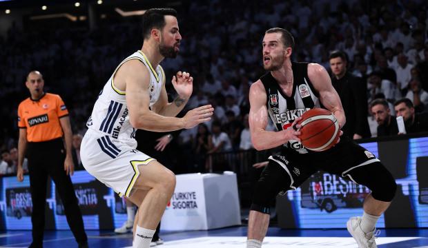 Beşiktaş'ı deviren Fenerbah&ccedil;e seride &ouml;ne ge&ccedil;ti! Şampiyonluğa son bir ma&ccedil;
