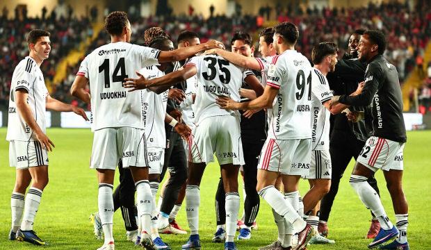 Beşiktaş'ın kapısını 3 oyuncu i&ccedil;in &ccedil;aldılar