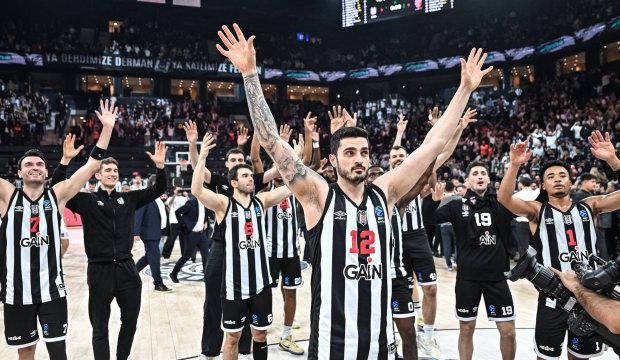Beşiktaşlı oyuncudan şok iddia! 'Fenerbah&ccedil;e'nin salonunda eşime saldırıldı'