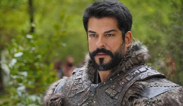 Burak &Ouml;z&ccedil;ivit, ezber bozacak diziyle d&ouml;n&uuml;yor! Ters k&ouml;şe yaptı