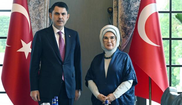 Emine Erdoğan, Bakan Kurum ile g&ouml;r&uuml;şt&uuml;