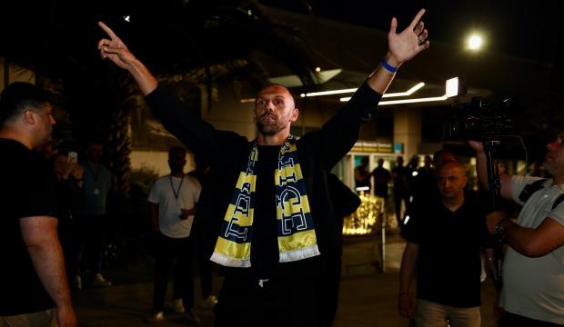 Fenerbah&ccedil;e yeni transferini duyurdu! Yıldız golc&uuml; İstanbul'a geldi
