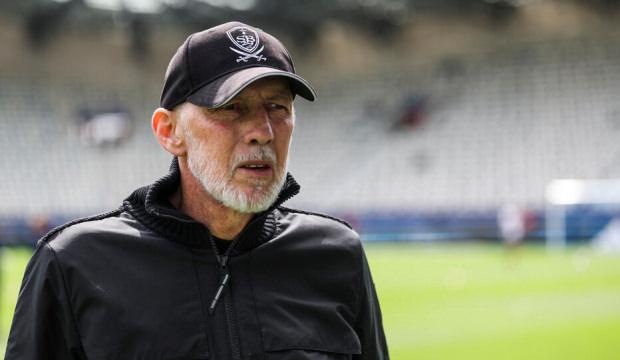 Futbol d&uuml;nyasını yıkan haber! &Uuml;nl&uuml; teknik direkt&ouml;r hayatını kaybetti