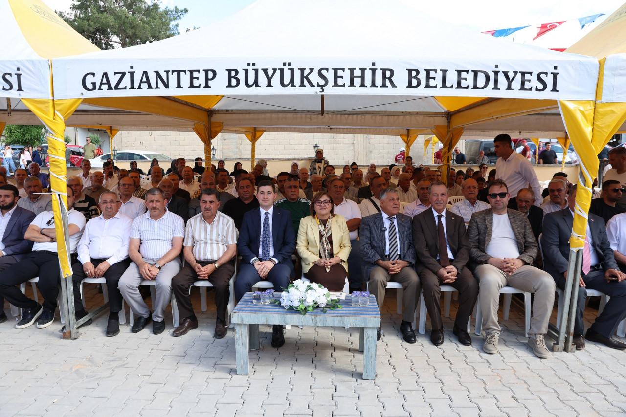 Açılışa Gaziantep Büyükşehir Belediye Başkanı Fatma Şahin de katıldı.