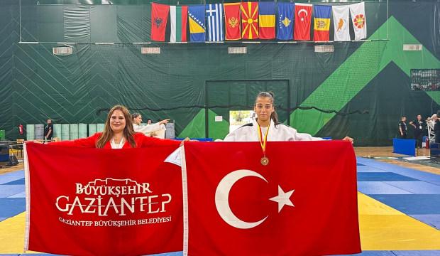 Gaziantep B&uuml;y&uuml;kşehir'den 7'den 70'e hizmet seferberliği