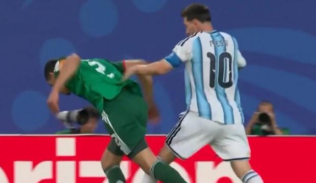 Hakemler '&Uuml;&ccedil; Maymunu' oynadı! Messi'yi atmaya y&uuml;rekleri yetmedi