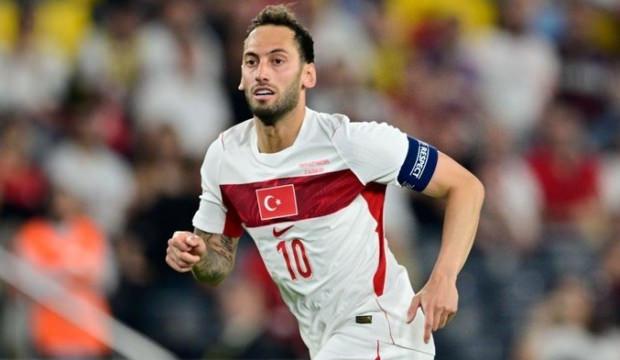Hakan &Ccedil;alhanoğlu: 'Kendimizle gurur duymalıyız'