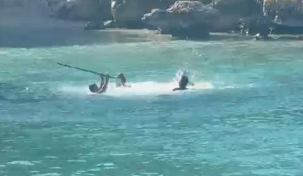 Mersin'de denizin ortasında sopalı kavga: O anlar kamerada