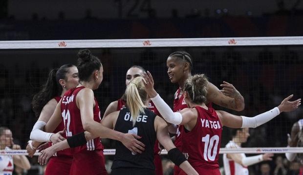 Milli Takım, Fransa'yı 3-0'la ge&ccedil;ti