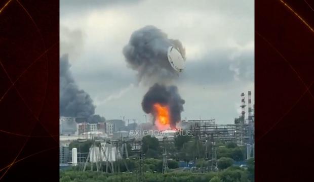 Moskova'da petrol tesisine İHA saldırısı: Dev tankın kapağı havaya u&ccedil;tu
