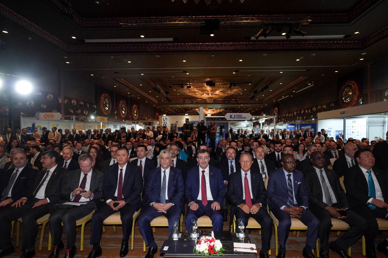 Bakan Bolat açıkladı: Yurt dışı müteahhitlikte 562 milyar dolarlık dev hacim
