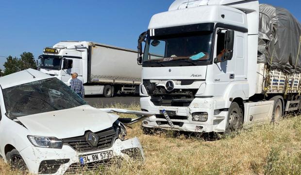 Sınav yolunda kaza; 19 yaşındaki Fatih &ouml;ld&uuml;, akrabası ağır yaralı