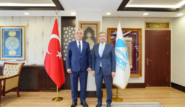 Ticaret Bakanı &Ouml;mer Bolat Pendik'te: 'Eser ve hizmet siyasetiyle &ccedil;alışıyoruz'