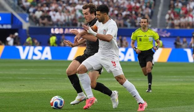 TRT'den İran-Yeni Zelanda ma&ccedil;ında takımları karıştıran spiker i&ccedil;in a&ccedil;ıklama!