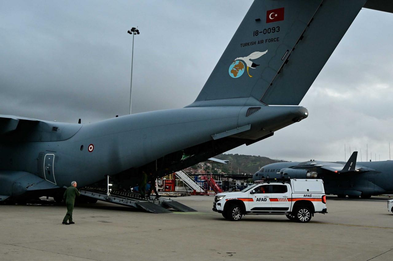 Türkiye Cumhuriyeti adına Venezuela'ya ulaşan arama kurtarma ekipleri, deprem bölgesinde 24 saat kesintisiz çalışma yürütüyor.