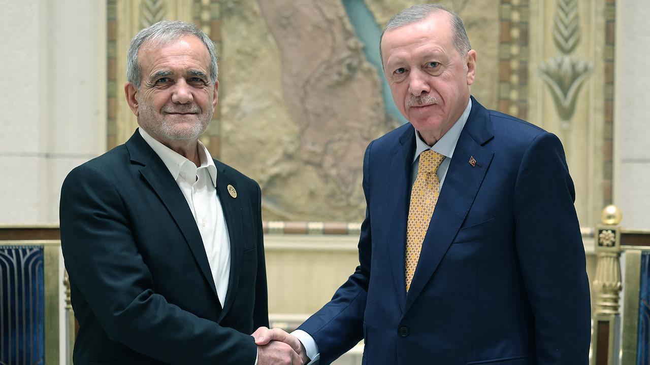 Cumhurbaşkanı Recep Tayyip Erdoğan, İran Cumhurbaşkanı Mesud Pezeşkiyan