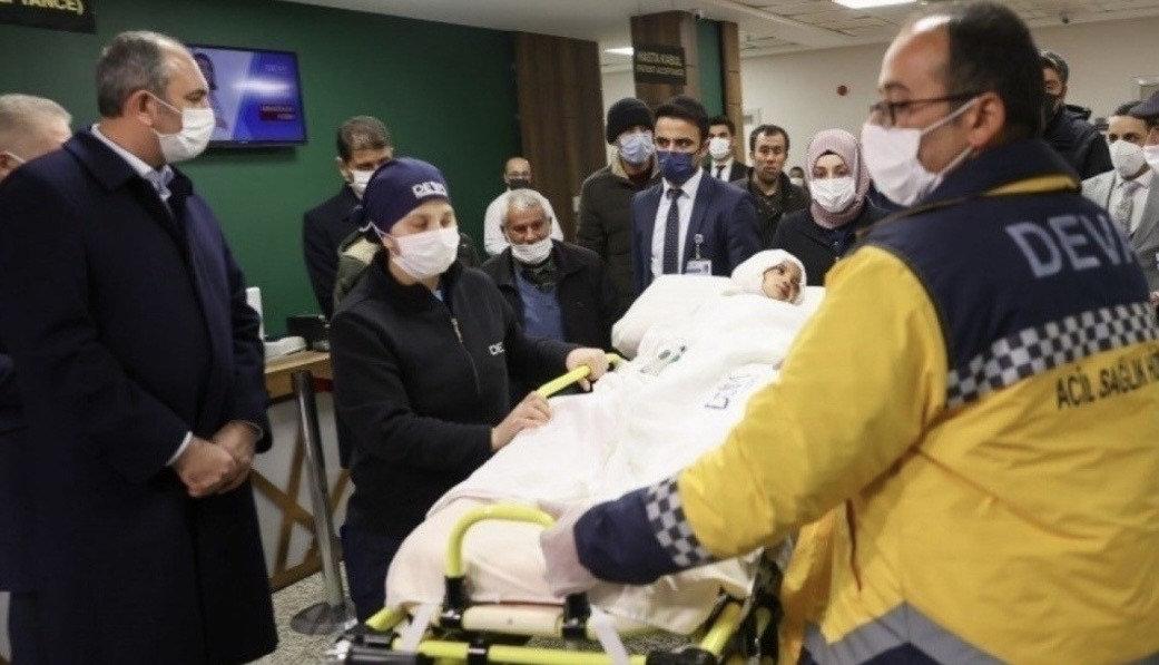 4 yaşındaki Asiye Ateş pitbull saldırısı sonrası tedavi görürken