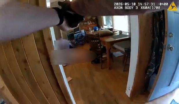 ABD'de kan donduran olay! Polis, annesini bı&ccedil;aklarken &ouml;ld&uuml;rd&uuml;!
