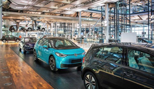 Alman devi Volkswagen'de deprem! Plan sonrası harekete ge&ccedil;tiler