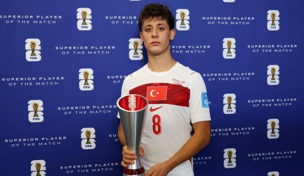 Arda G&uuml;ler 'Eleştiriler y&uuml;z&uuml;nden &uuml;zg&uuml;n' iddiasına canlı yayında cevap verdi!