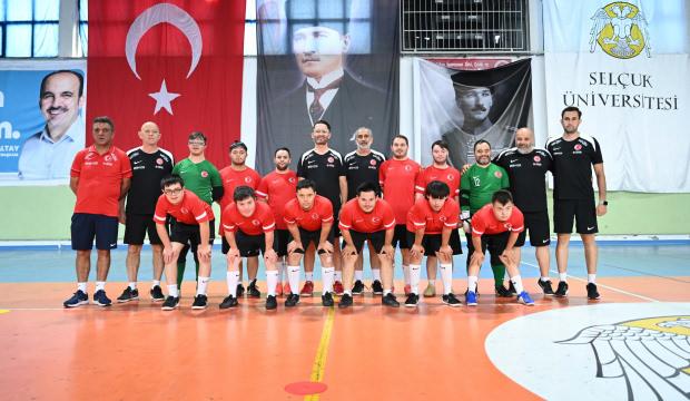 Avrupa Şampiyonu millilerin hedefi D&uuml;nya Kupası zaferi! Konya'da g&uuml;&ccedil; depoladılar