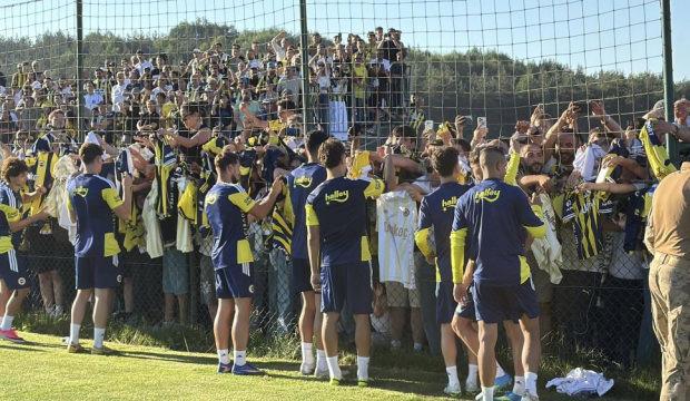 Binlerce taraftar Fenerbah&ccedil;e'yi yalnız bırakmadı!
