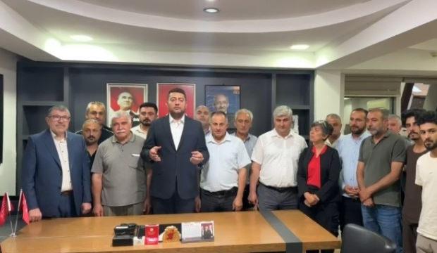 CHP İl binasında hareketli gece: Yeni atanan il başkanı &ccedil;ilingirle i&ccedil;eri girdi!