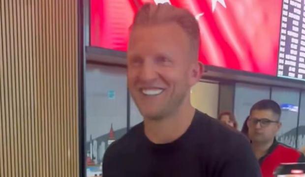 Dirk Kuyt, Fenerbah&ccedil;e i&ccedil;in İstanbul'da