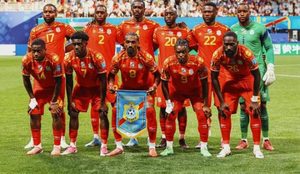 D&uuml;nya Kupası'nın s&uuml;rpriz takımı son 32'de! En iyi &uuml;&ccedil;&uuml;nc&uuml;lerin lideri oldular