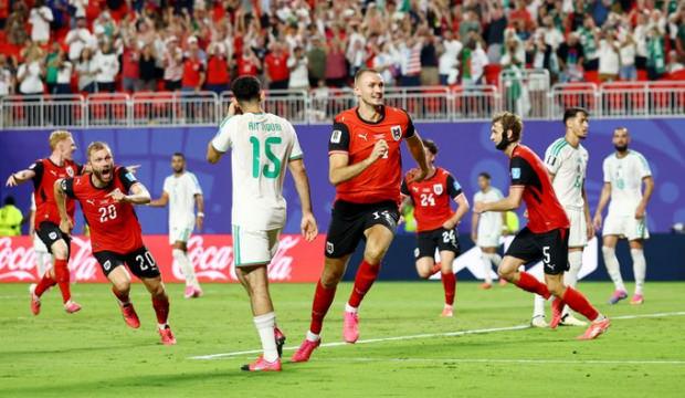 D&uuml;nya Kupası'nda rulet gibi ma&ccedil;! 90+3'te eleniyorlardı 90+6'da hayata d&ouml;nd&uuml;ler