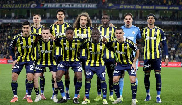 Fenerbah&ccedil;e'de ilk ayrılık an meselesi! Yıldız futbolcu Premier Lig ekibiyle anlaştı