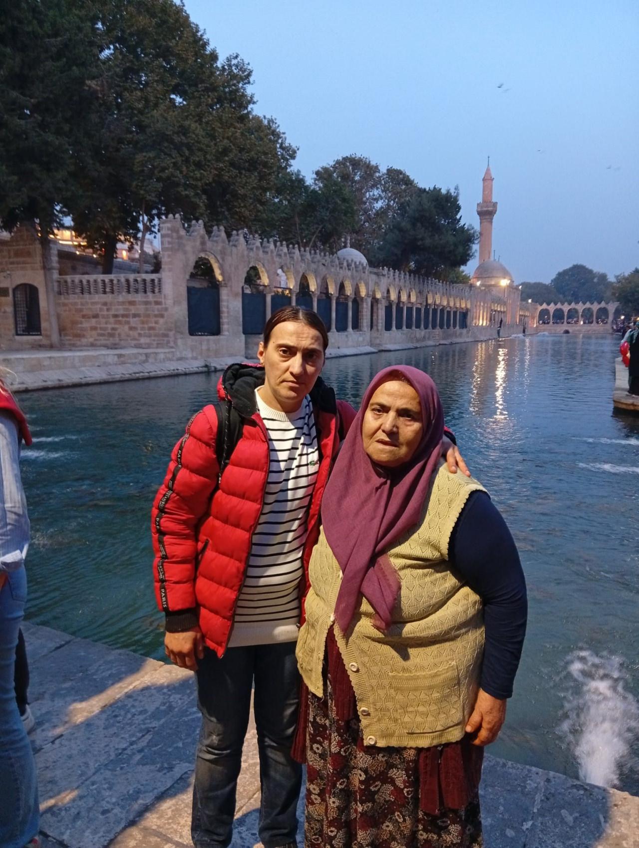 Aslı Çelik (43) ve annesi Ayşe Çelik (67)