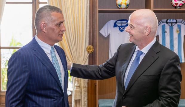 Hacıosmanoğlu, telefon ederek FIFA'ya tepki g&ouml;sterdi: B&ouml;yle kural mı olur?