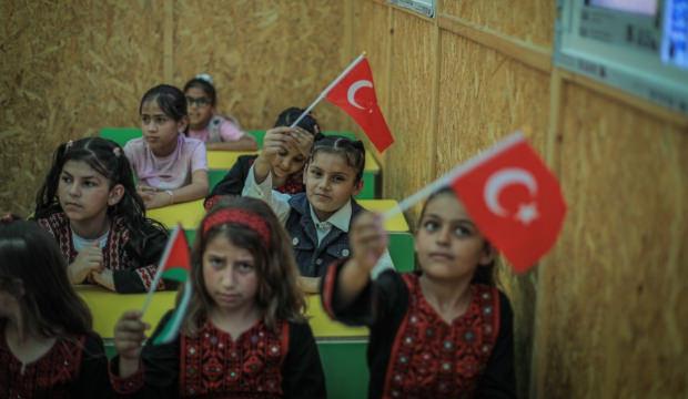 İHH Gazze&rsquo;de sahra okulu a&ccedil;tı