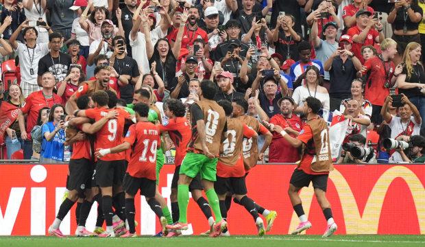 İkinci yarıda d&ouml;n&uuml;p lider oldular! Fişi S&uuml;per Lig'in eski yıldızı &ccedil;ekti